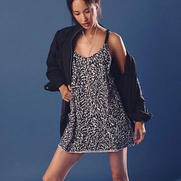 🆕FREE POEPLE HOT SHOT ANIMAL PRINT ROMPER MINI DRESS - Picture 1 of 9